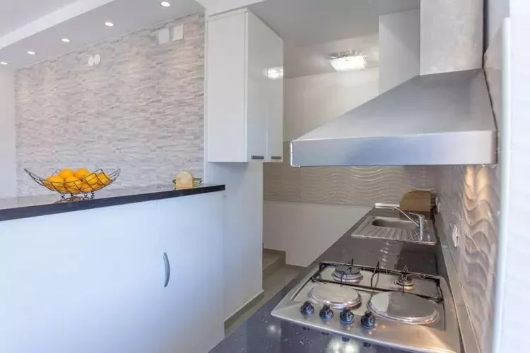 Apartment Mojaš - Two Bedroom Apartment with Terrace-Kitchen