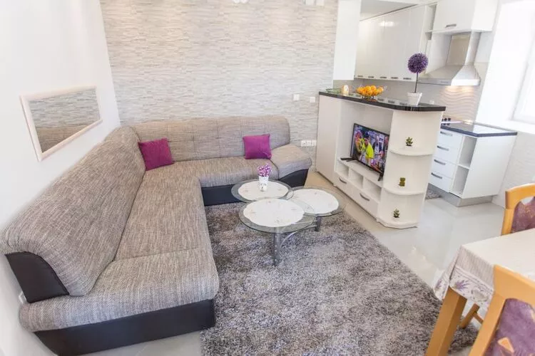 Apartment Mojaš - Two Bedroom Apartment with Terrace-Bedroom