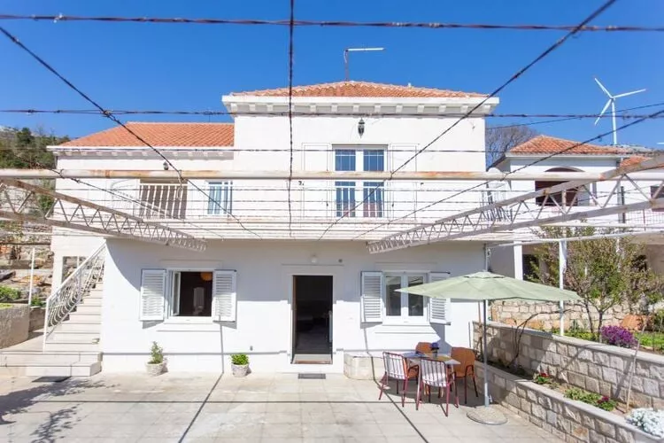 Apartment Mojaš - Two Bedroom Apartment with Terrace-Outdoor