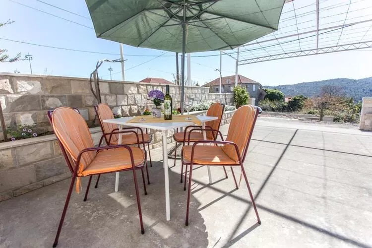 Apartment Mojaš - Two Bedroom Apartment with Terrace-Terrace
