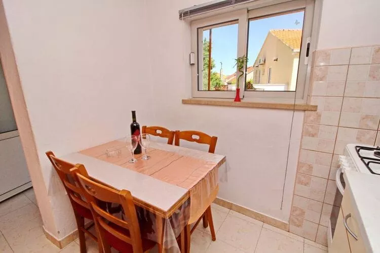Apartments Radojković Lumbarda -One Bedroom Apartment with Terrace and Partial Sea View(A1)-Dining room