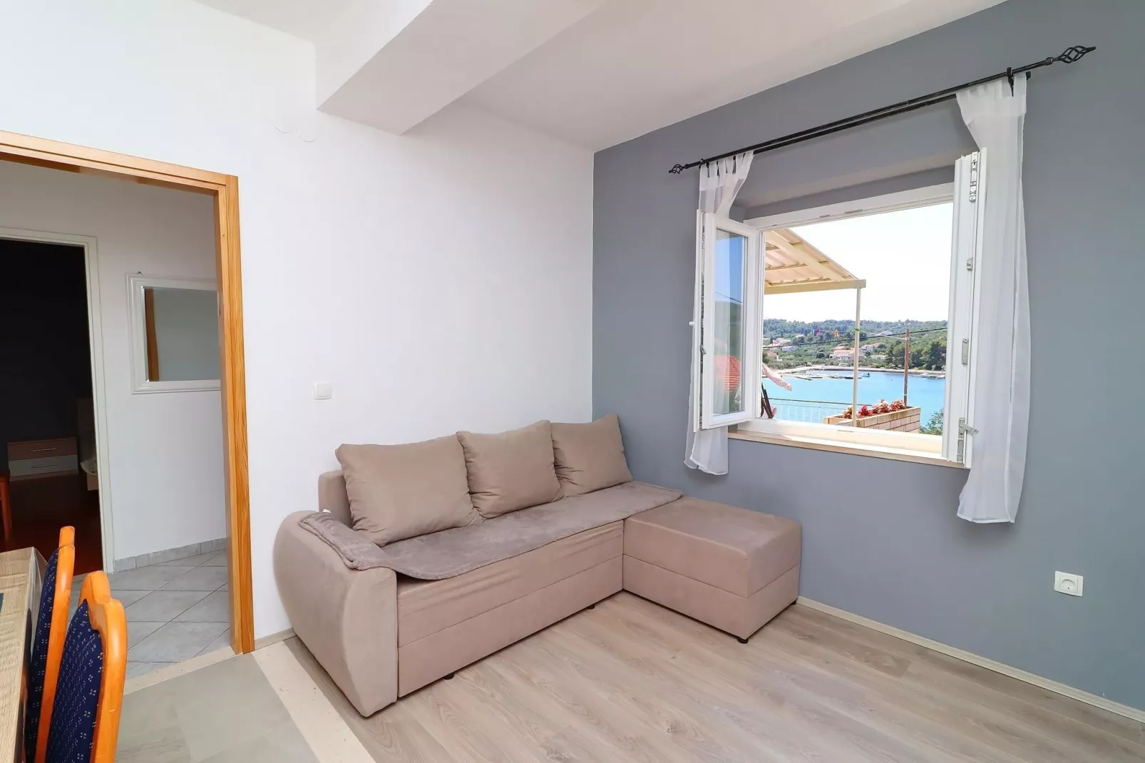 Apartments Radojković Lumbarda - Comfort Two Bedroom Apartment with Terrace and Sea View (A2)-Living room