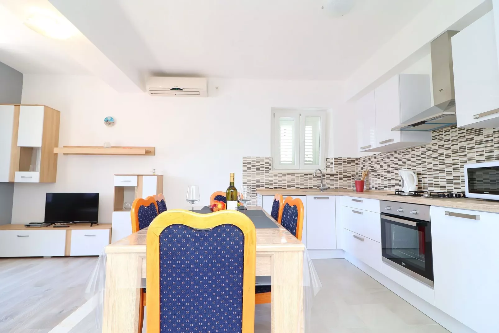Apartments Radojković Lumbarda - Comfort Two Bedroom Apartment with Terrace and Sea View (A2)-Dining room