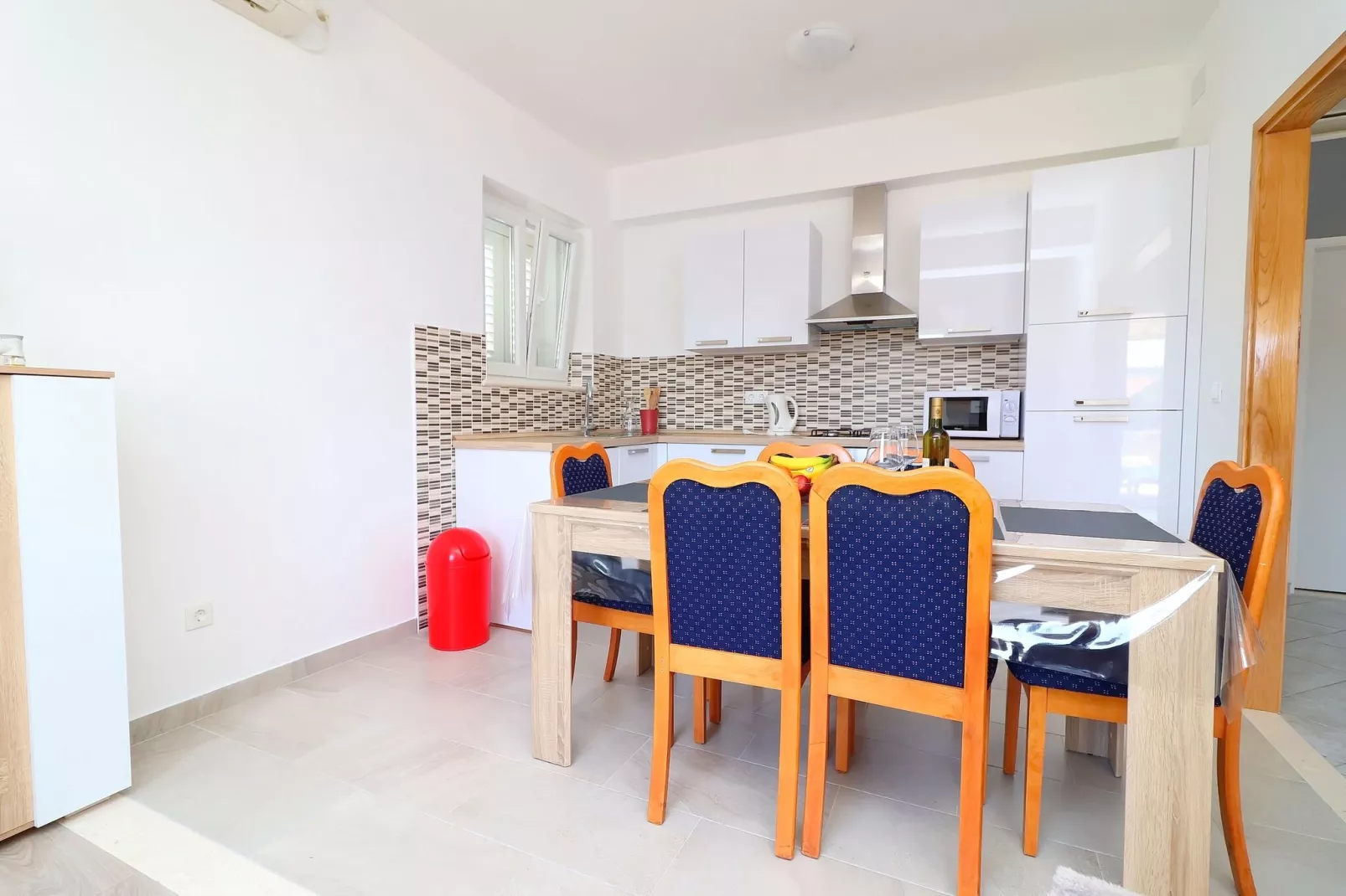 Apartments Radojković Lumbarda - Comfort Two Bedroom Apartment with Terrace and Sea View (A2)-Dining room