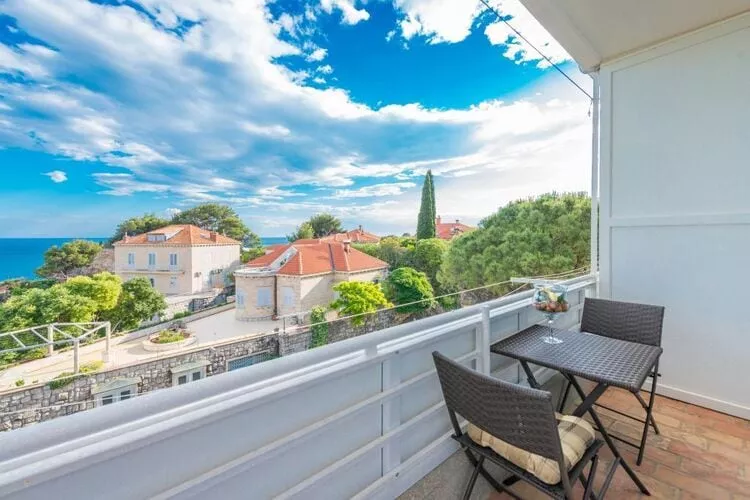 Apartment Luce Royal - One Bedroom Apartment with Balcony and Sea View-Terrace balcony