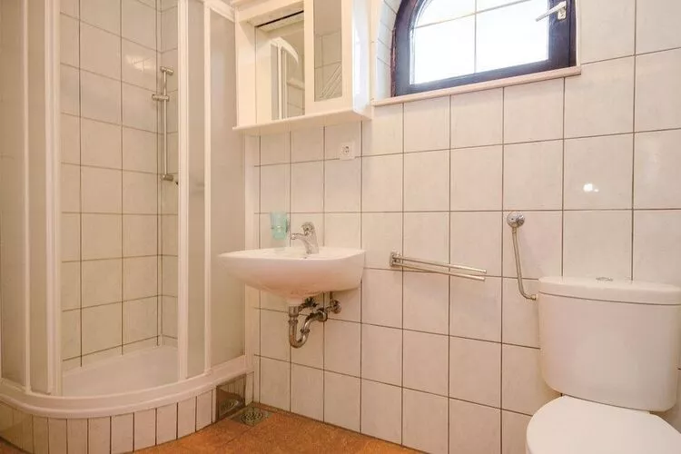 Apartments Čiovo - Family One Bedroom Apartment with Terrace (A1)-Salle de bain