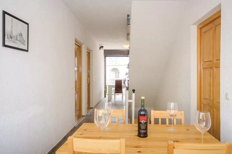 Apartments Čiovo - Basic Two Bedroom Apartment (A3)-Salle à manger
