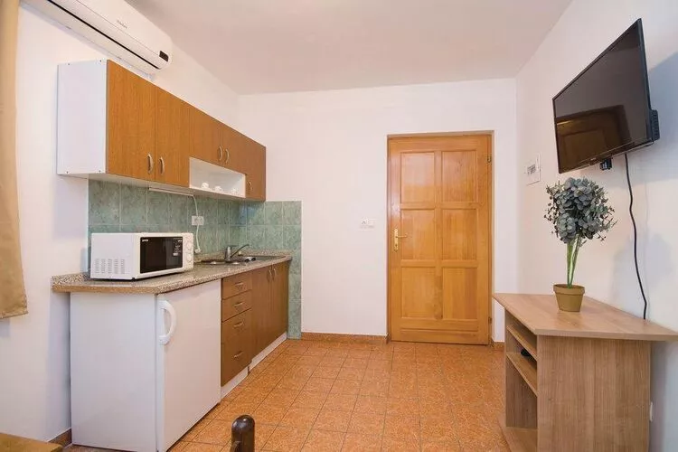 Apartments Čiovo - Basic Two Bedroom Apartment (A3)-Cuisine