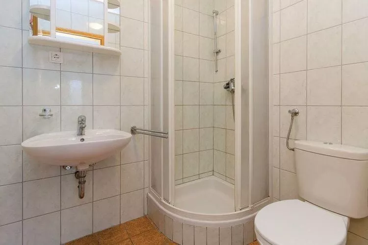 Apartments Čiovo - Basic Two Bedroom Apartment (A3)-Salle de bain