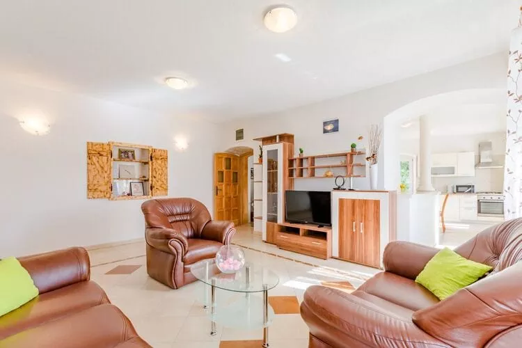 Apartment Magdalena - Three Bedroom Apartment-Salon