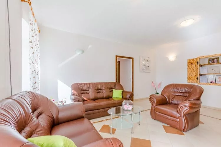 Apartment Magdalena - Three Bedroom Apartment-Salon