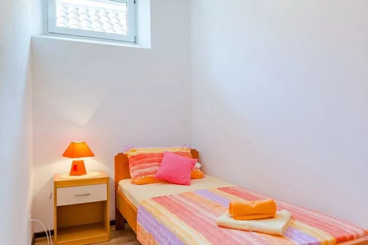 Apartment Magdalena - Three Bedroom Apartment-Chambre