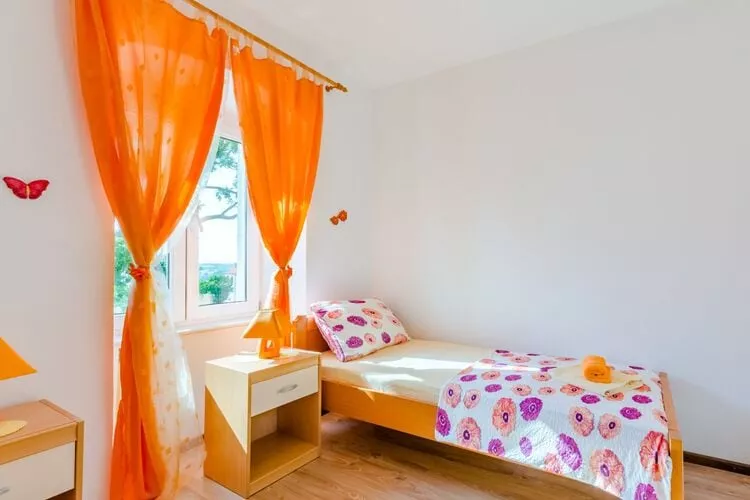Apartment Magdalena - Three Bedroom Apartment-Chambre