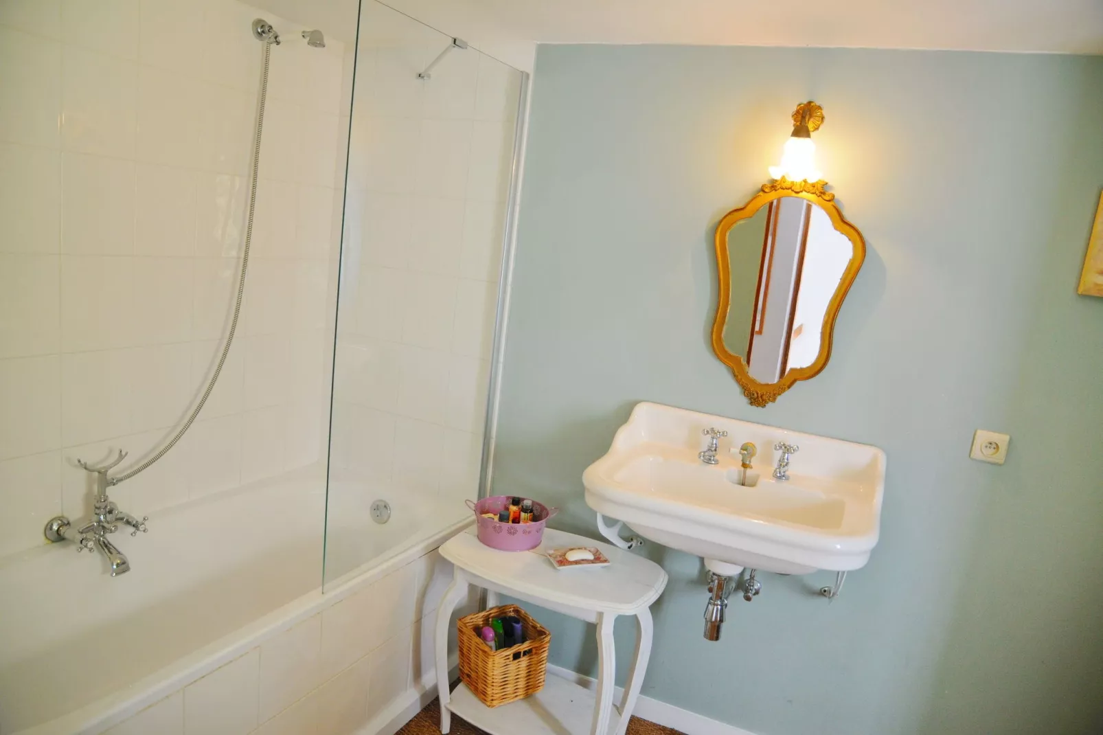 Borlonette-Bathroom