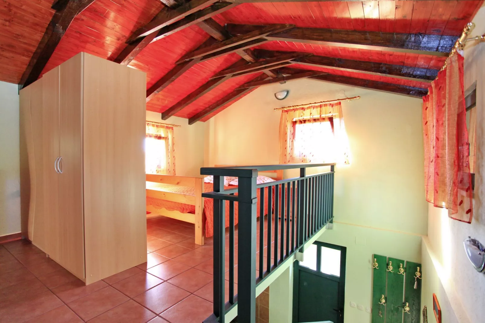 Stone House Oreb's Cottage - Two Bedroom Stone House with Terrace and Garden View-Chambre