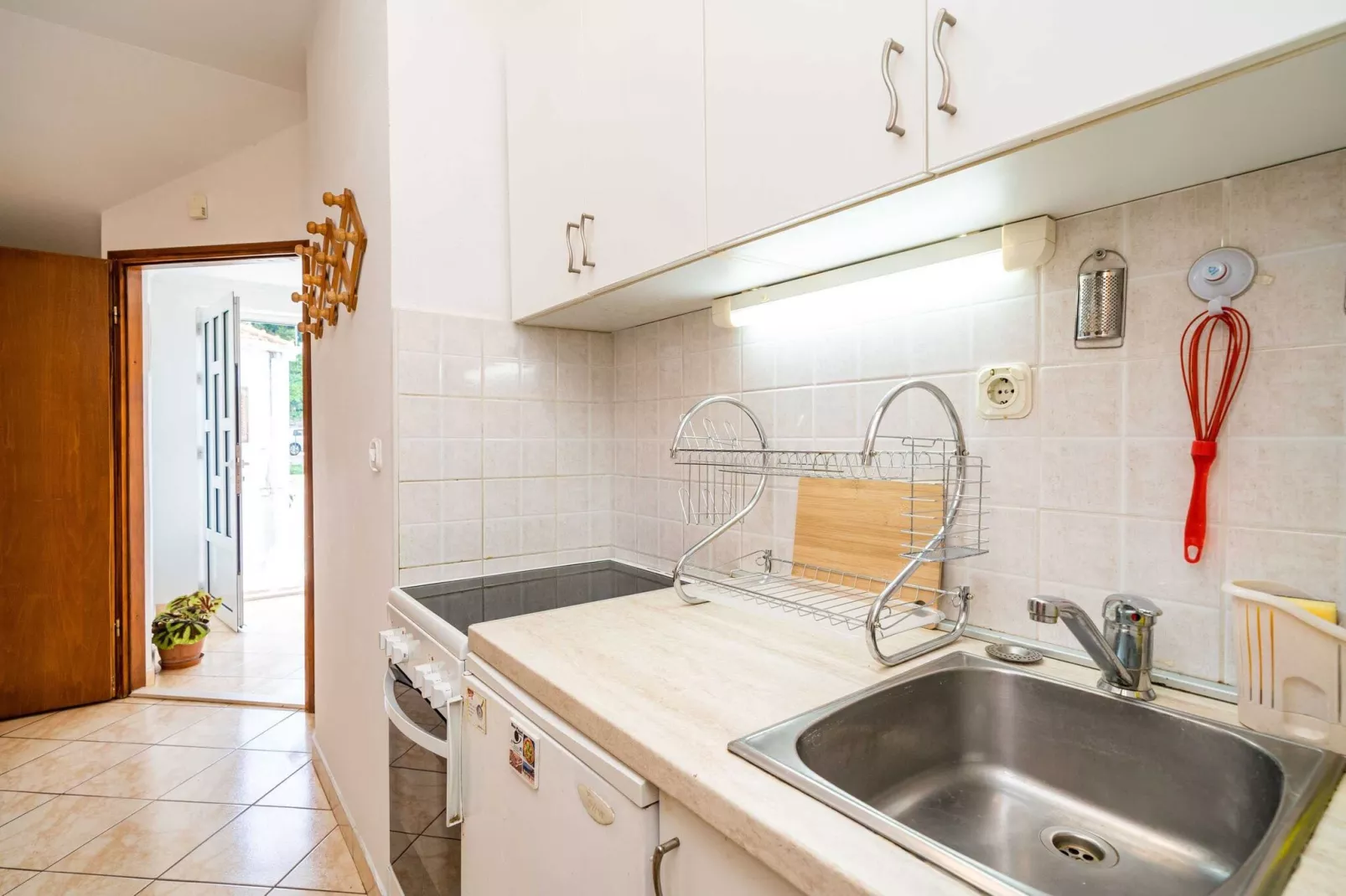 Apartment Matej - One Bedroom Apartment (Žrtava s Dakse)-Kitchen