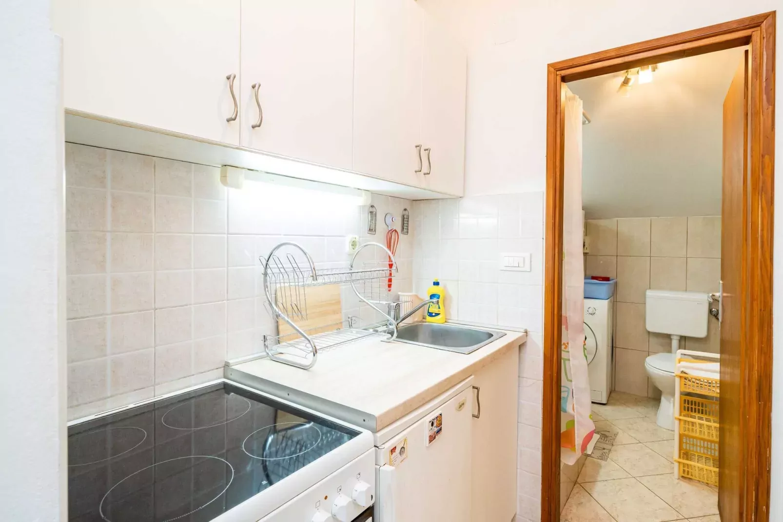 Apartment Matej - One Bedroom Apartment (Žrtava s Dakse)-Kitchen