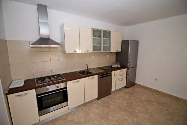 Apartment Lucija Vela Luka - Two Bedroom Apartment with Terrace and Garden View-Küche
