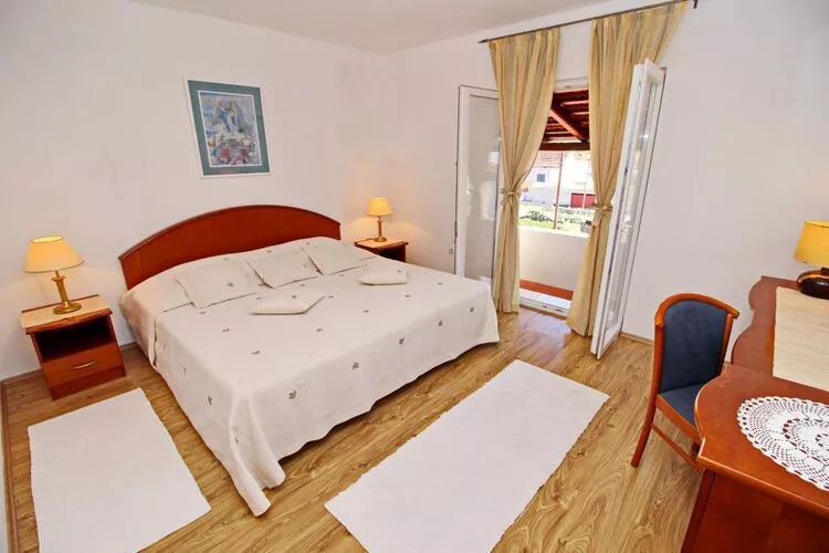 Apartment Lucija Vela Luka - Two Bedroom Apartment with Terrace and Garden View-Schlafzimmer