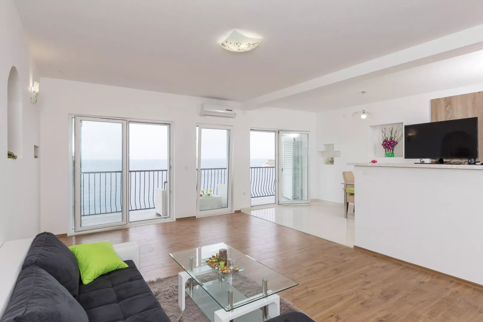 Apartment Manuela - One-Bedroom Apartment with Balcony and Sea View