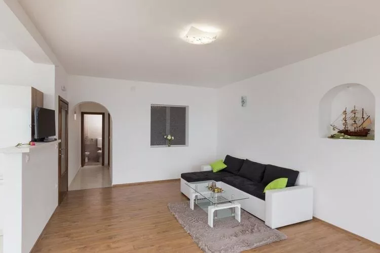 Apartment Manuela - One-Bedroom Apartment with Balcony and Sea View-Living room