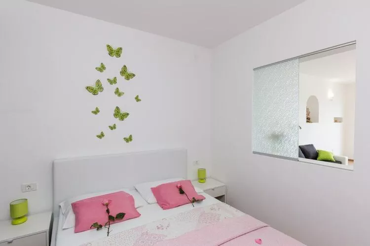 Apartment Manuela - One-Bedroom Apartment with Balcony and Sea View