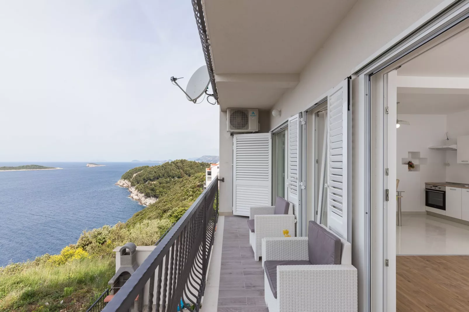 Apartment Manuela - One-Bedroom Apartment with Balcony and Sea View-Terrace balcony