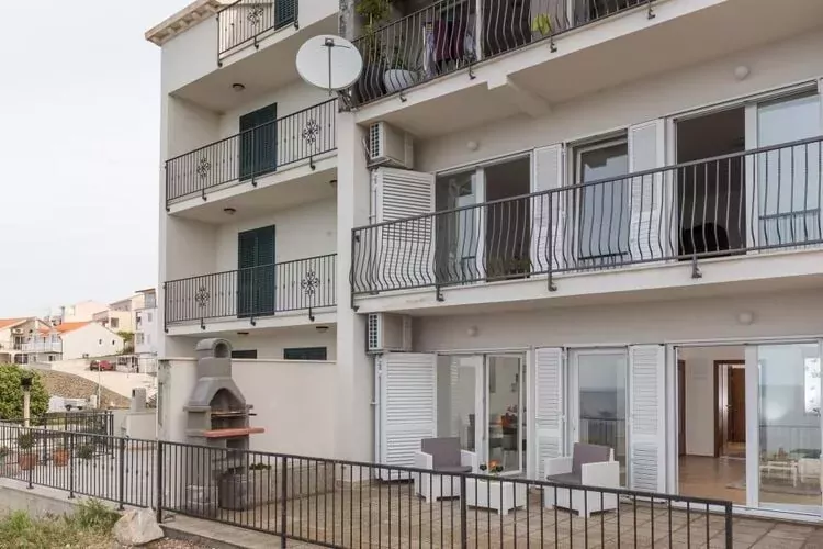 Apartment Manuela - One-Bedroom Apartment with Balcony and Sea View-Outdoor