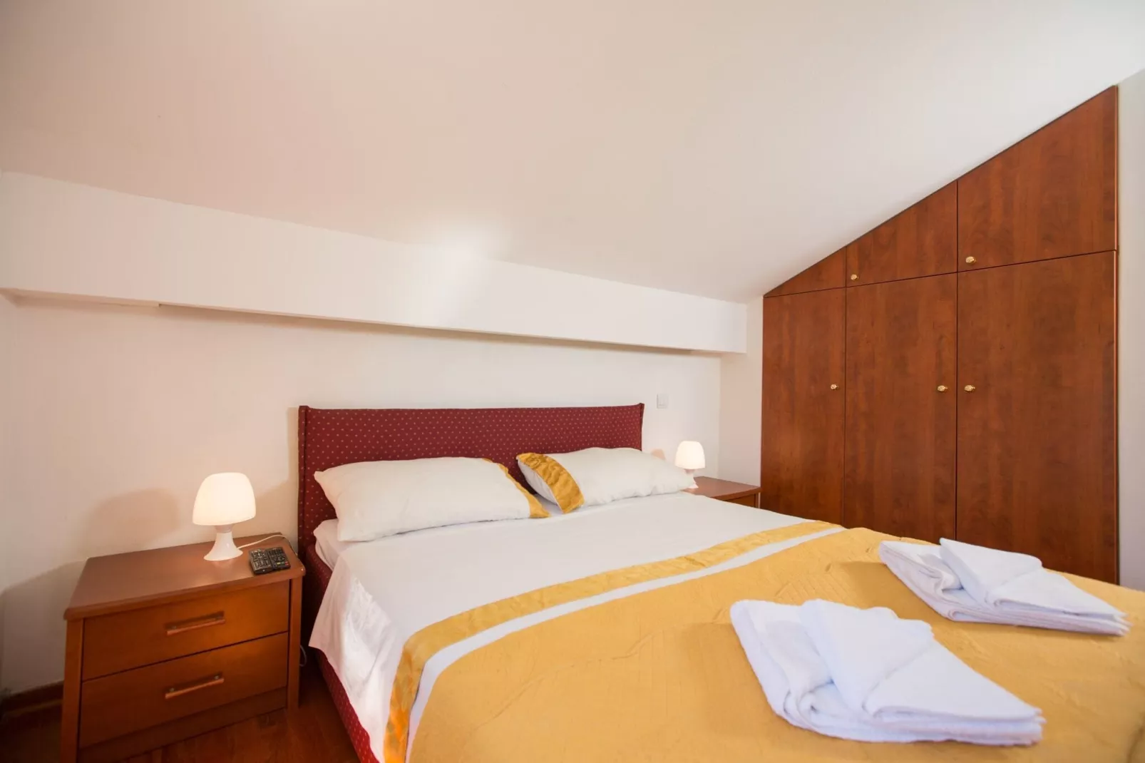 Holiday Home Lapad Beach Royal - Five Bedroom Holiday Home with Balcony and City View-Bedroom
