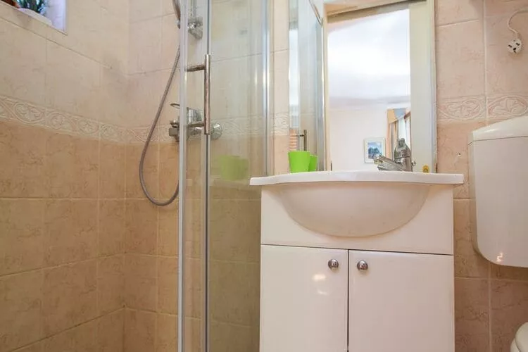Holiday Home Lapad Beach Royal - Five Bedroom Holiday Home with Balcony and City View-Bathroom