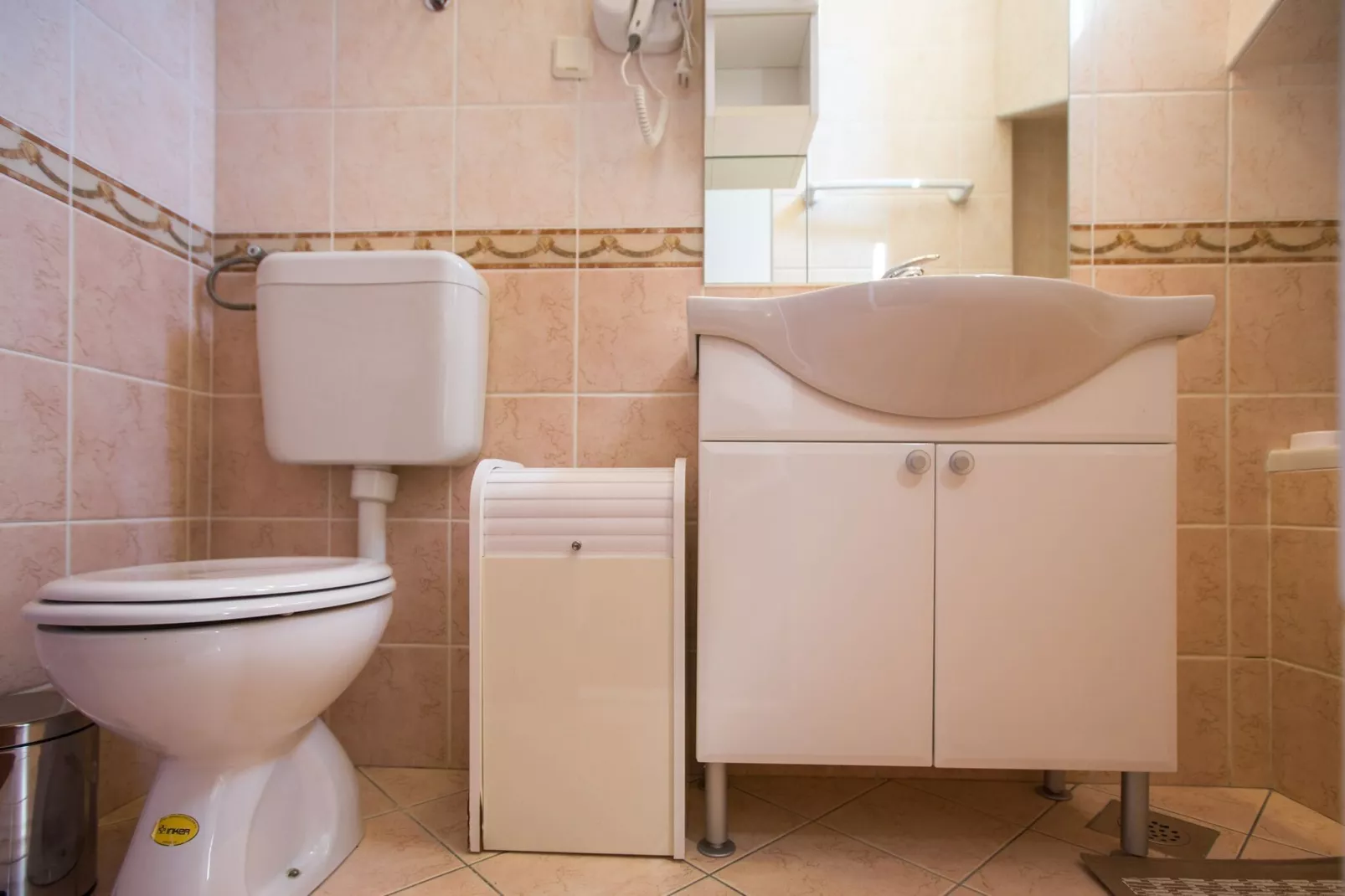 Holiday Home Lapad Beach Royal - Five Bedroom Holiday Home with Balcony and City View-Bathroom