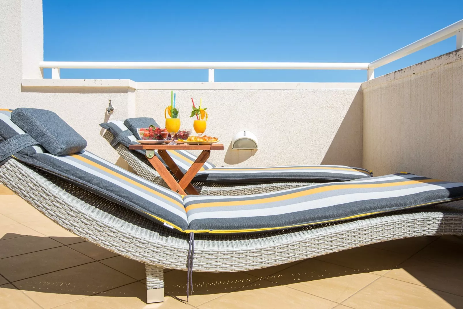 Holiday Home Lapad Beach Royal - Five Bedroom Holiday Home with Balcony and City View-Terrace balcony