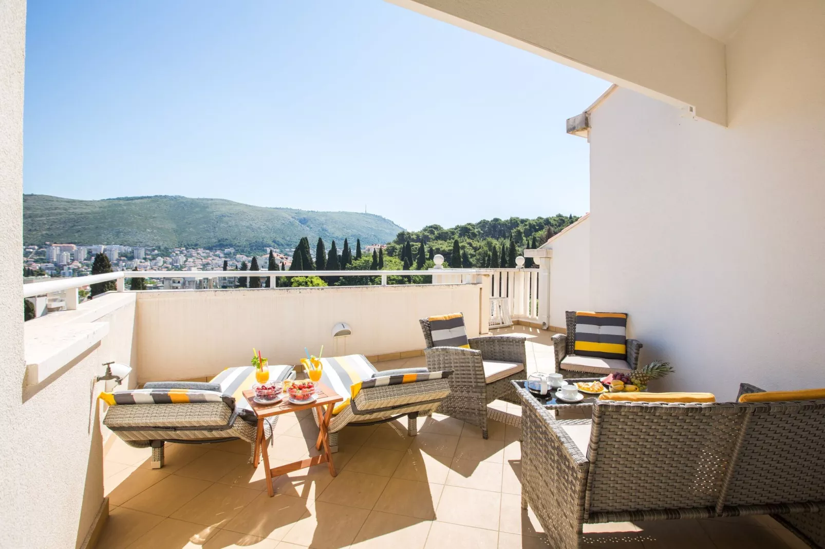 Holiday Home Lapad Beach Royal - Five Bedroom Holiday Home with Balcony and City View-Outdoor