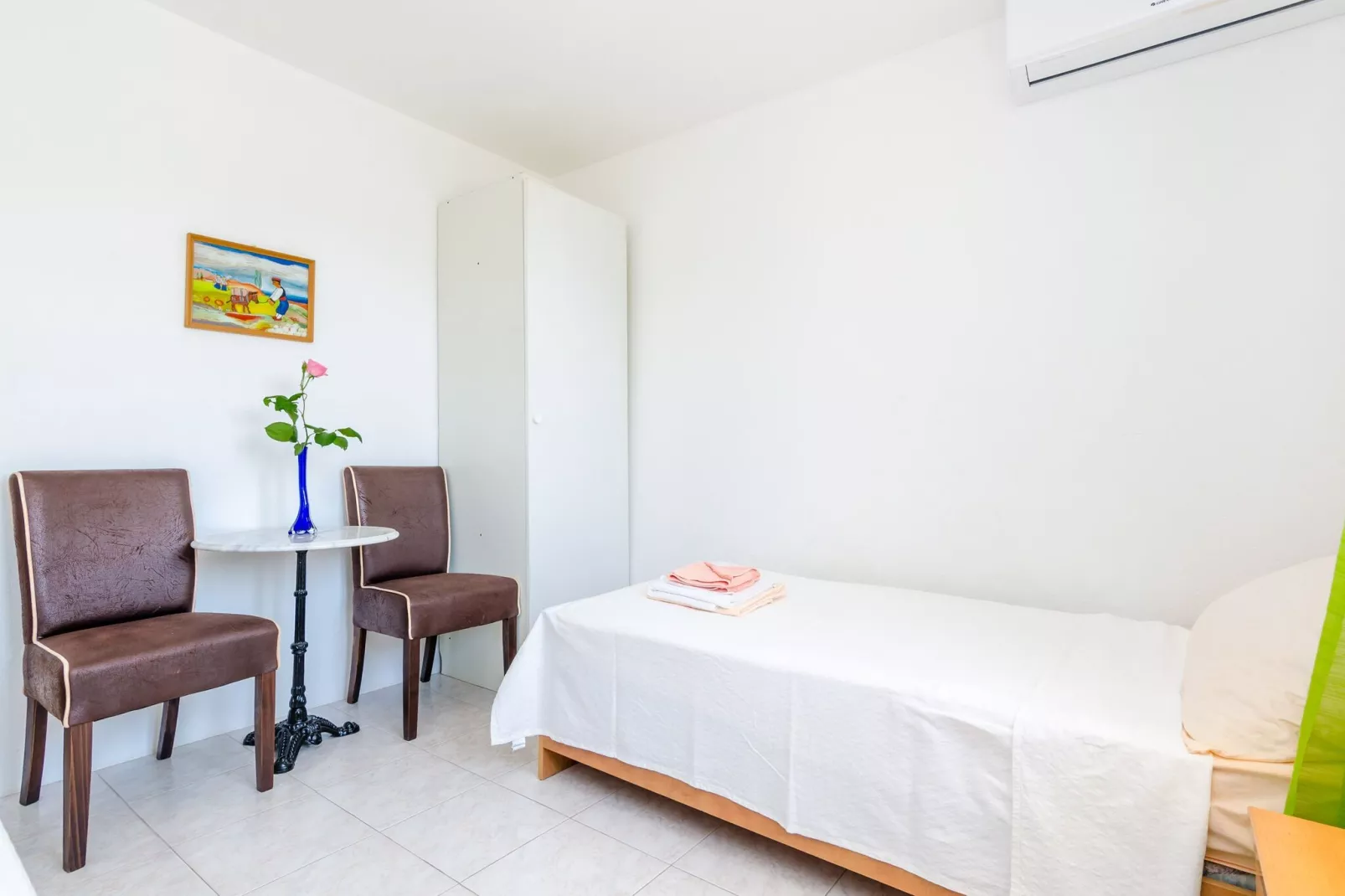 Villa Bind - Twin Room with Patio and Garden View (R1)-Bedroom