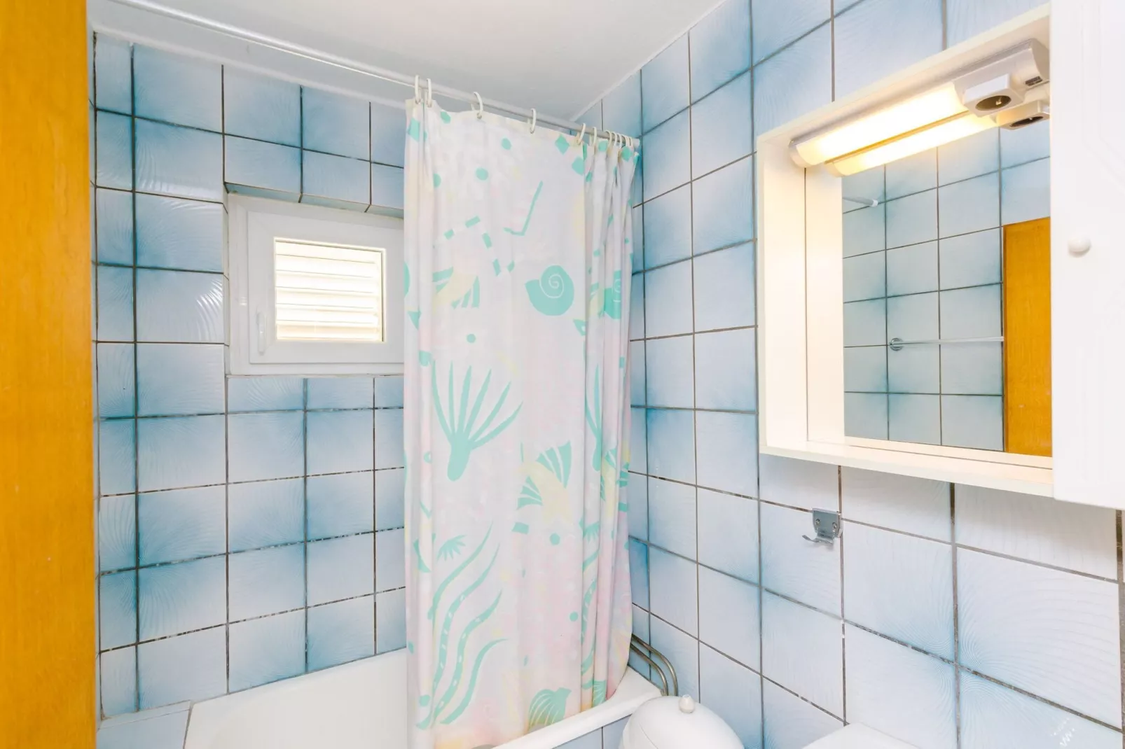 Villa Bind - Twin Room with Patio and Garden View (R1)-Bathroom