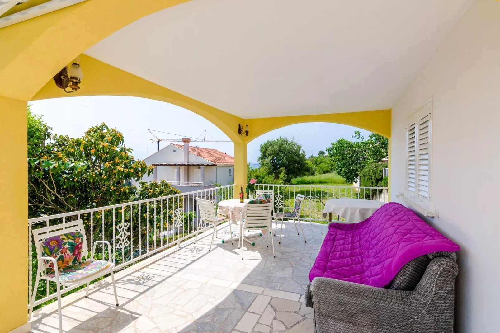 Villa Bind - Twin Room with Patio and Garden View (R1)-Terrace