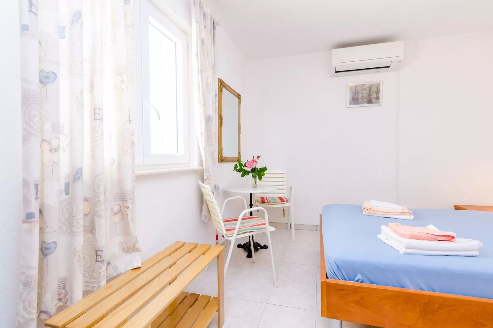 Villa Bind - Superior Double Room with Patio and Garden View (R2)-Bedroom