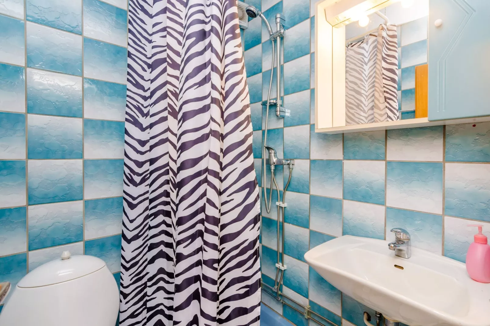 Villa Bind - Superior Double Room with Patio and Garden View (R2)-Bathroom