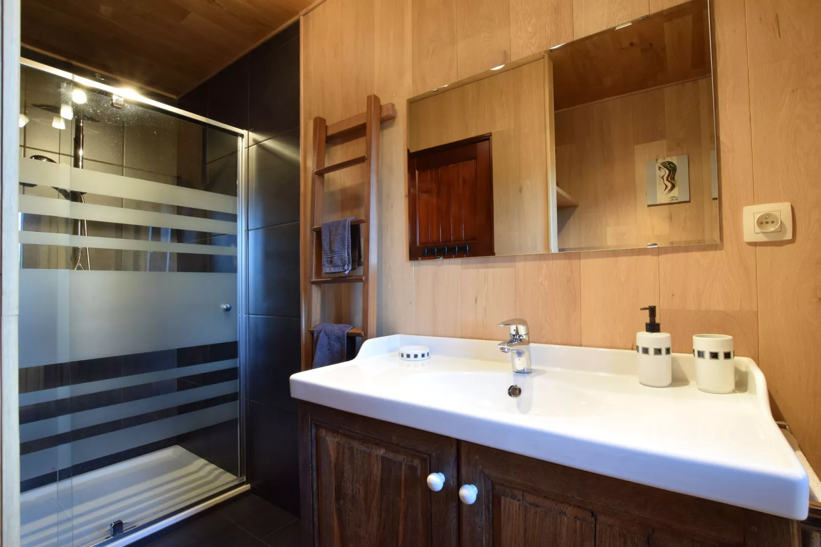 Alouette-Bathroom