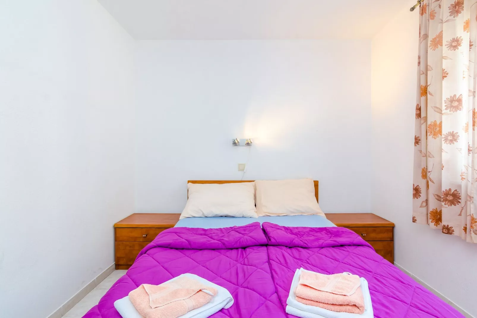 Villa Bind - Basic Double Room with Patio and Garden View (R3)-Bedroom
