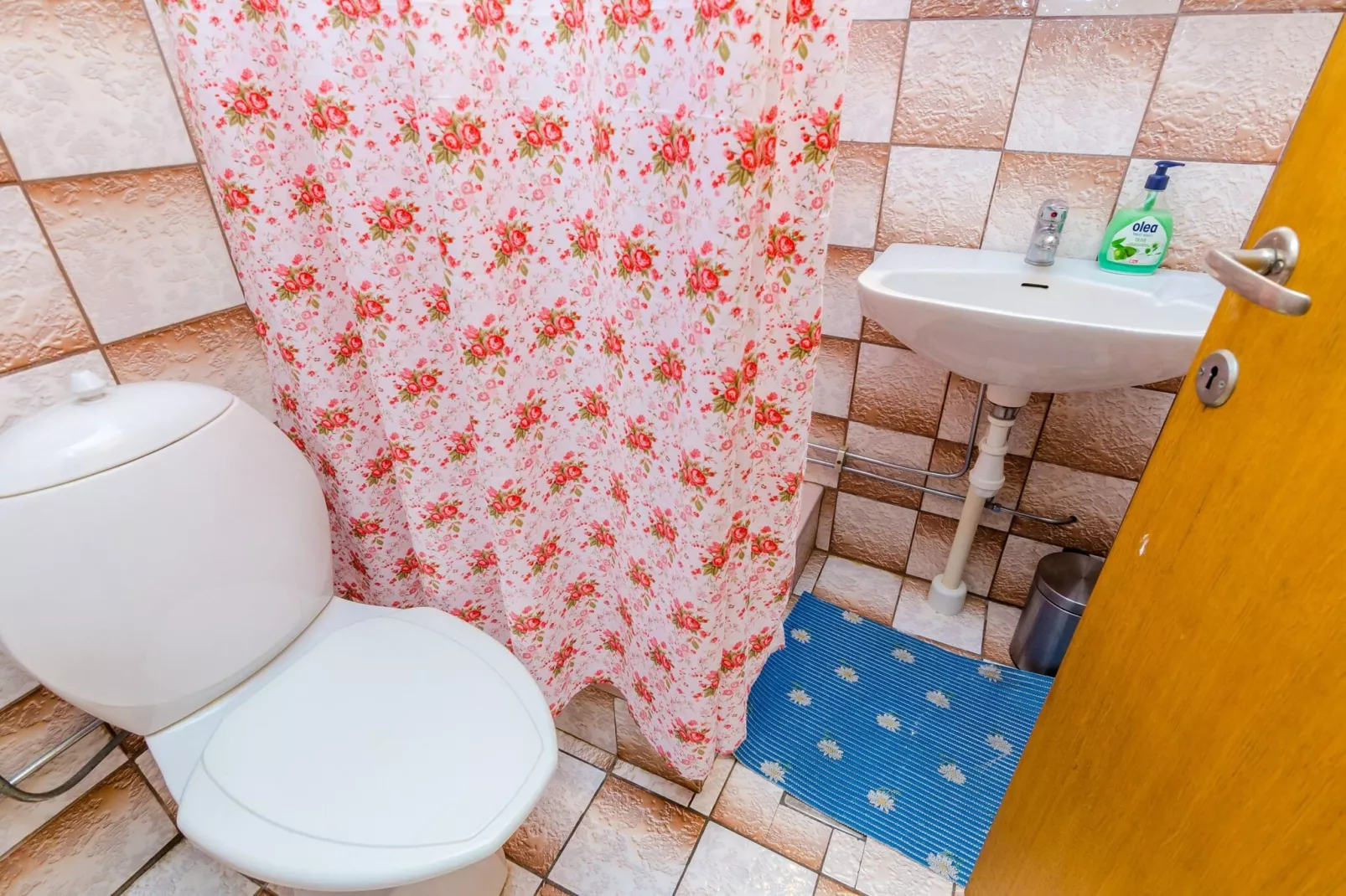 Villa Bind - Basic Double Room with Patio and Garden View (R3)-Bathroom