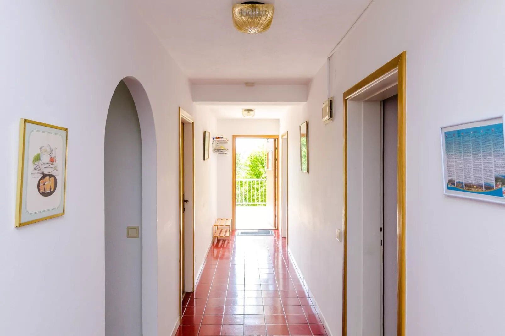 Villa Bind - Basic Double Room with Patio and Garden View (R3)-Indoor