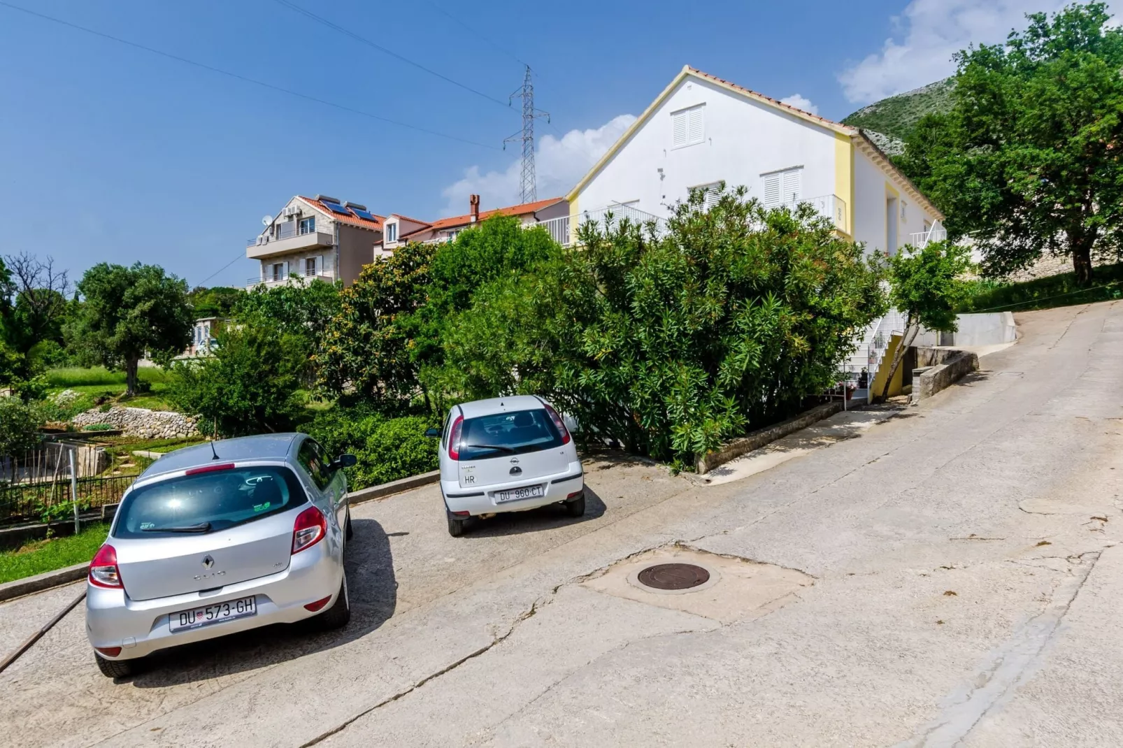 Villa Bind - Basic Double Room with Patio and Garden View (R3)-Parking