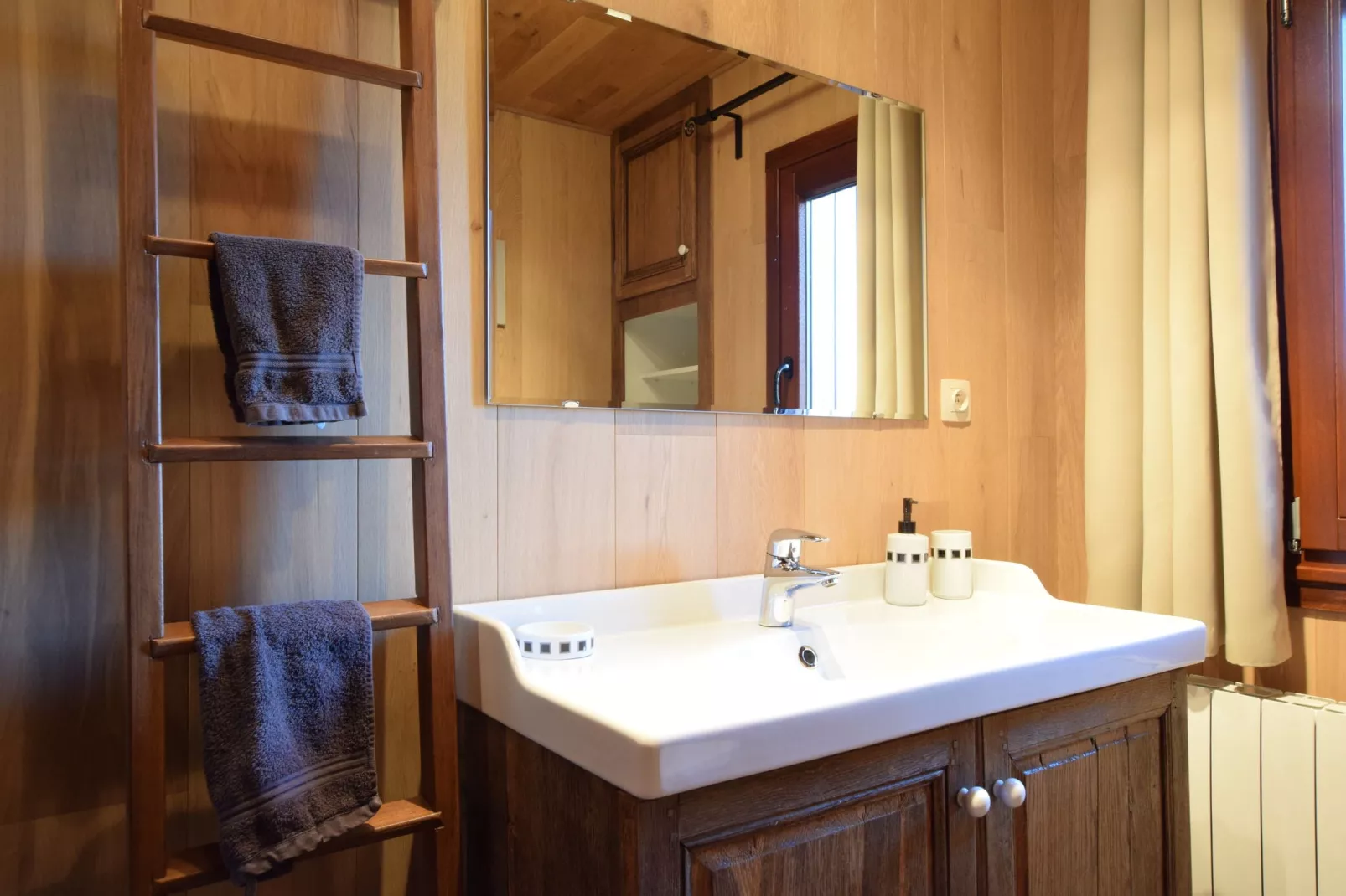 Alouette-Bathroom