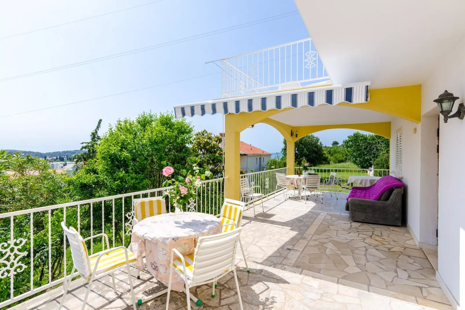 Villa Bind - Basic Double Room with Patio and Garden View (R3)-Terrace