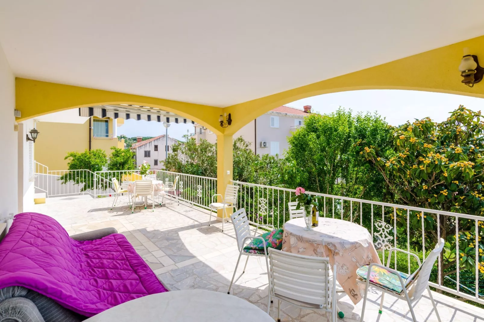 Villa Bind - Basic Double Room with Patio and Garden View (R3)-Terrace