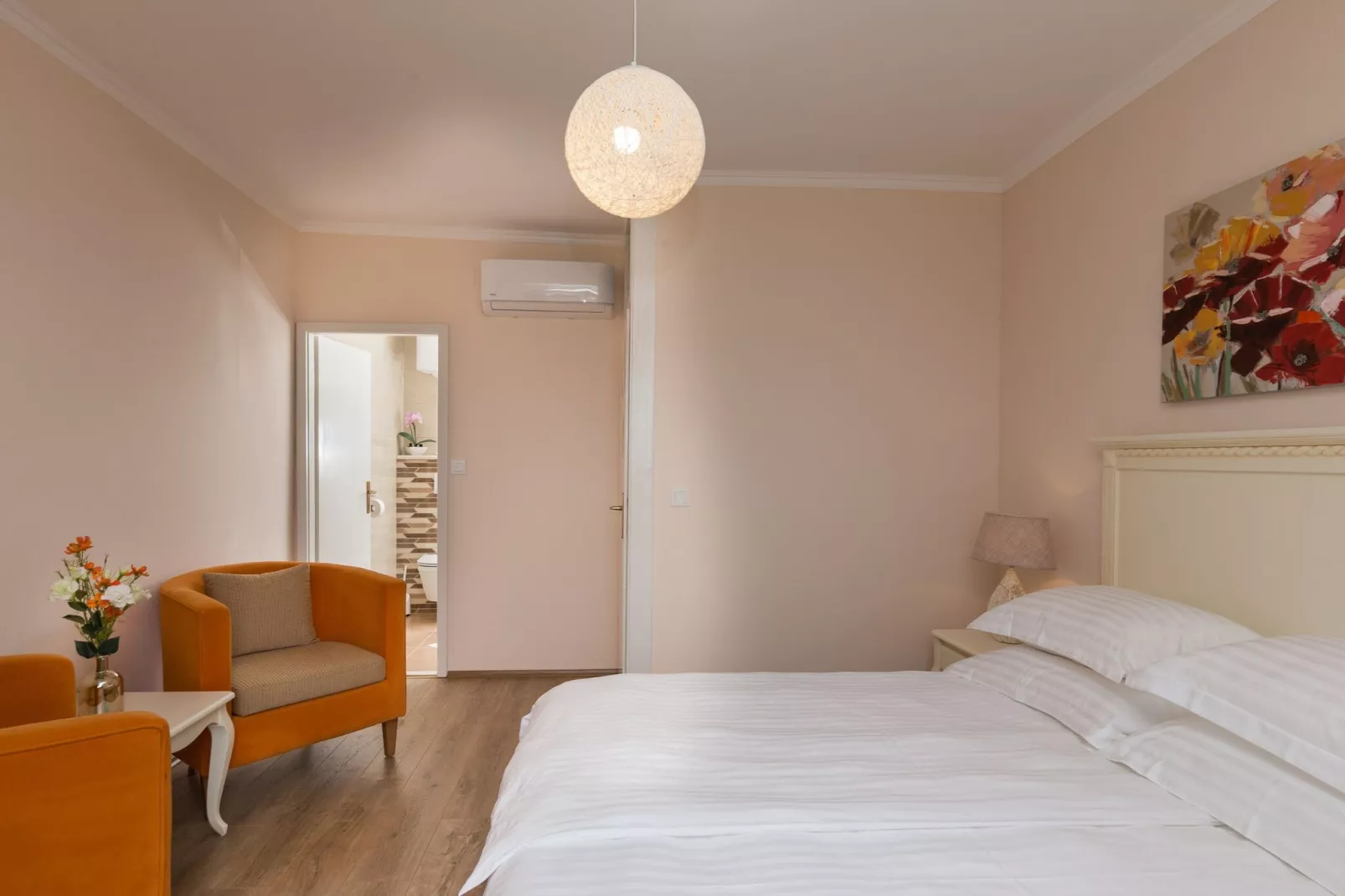 Apartment&Rooms Savonari - Superior Double Room with Balcony and Sea View (Soba 1)-Bedroom