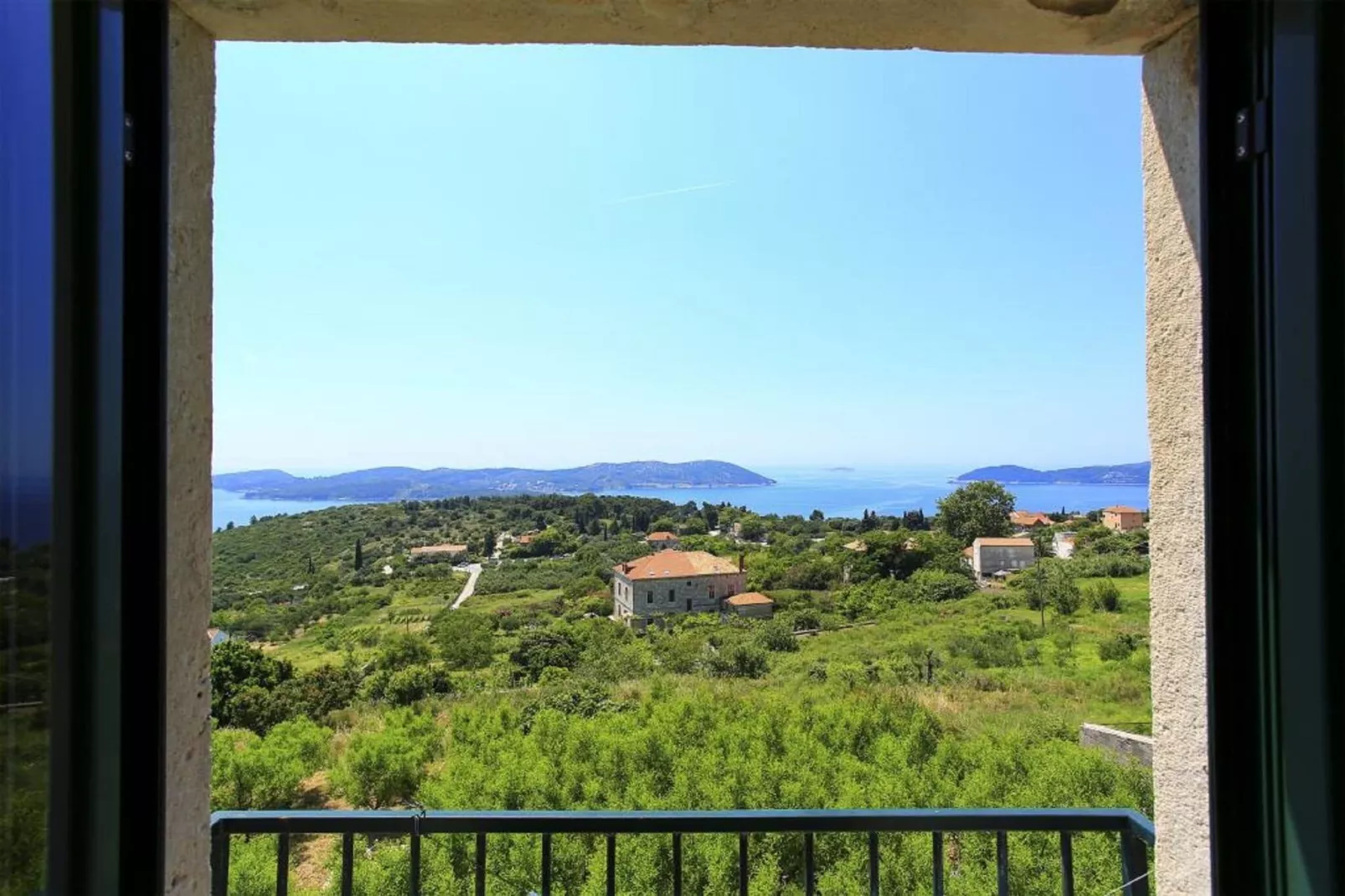 Apartment&Rooms Savonari - Superior Double Room with Balcony and Sea View (Soba 1)-View