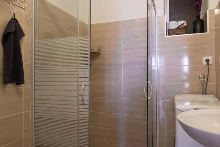 Apartment Purple Rain - Studio Apartment with Terrace and Sea View-Bathroom