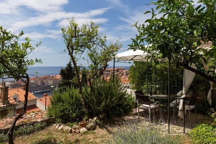 Apartment Purple Rain - Studio Apartment with Terrace and Sea View-View
